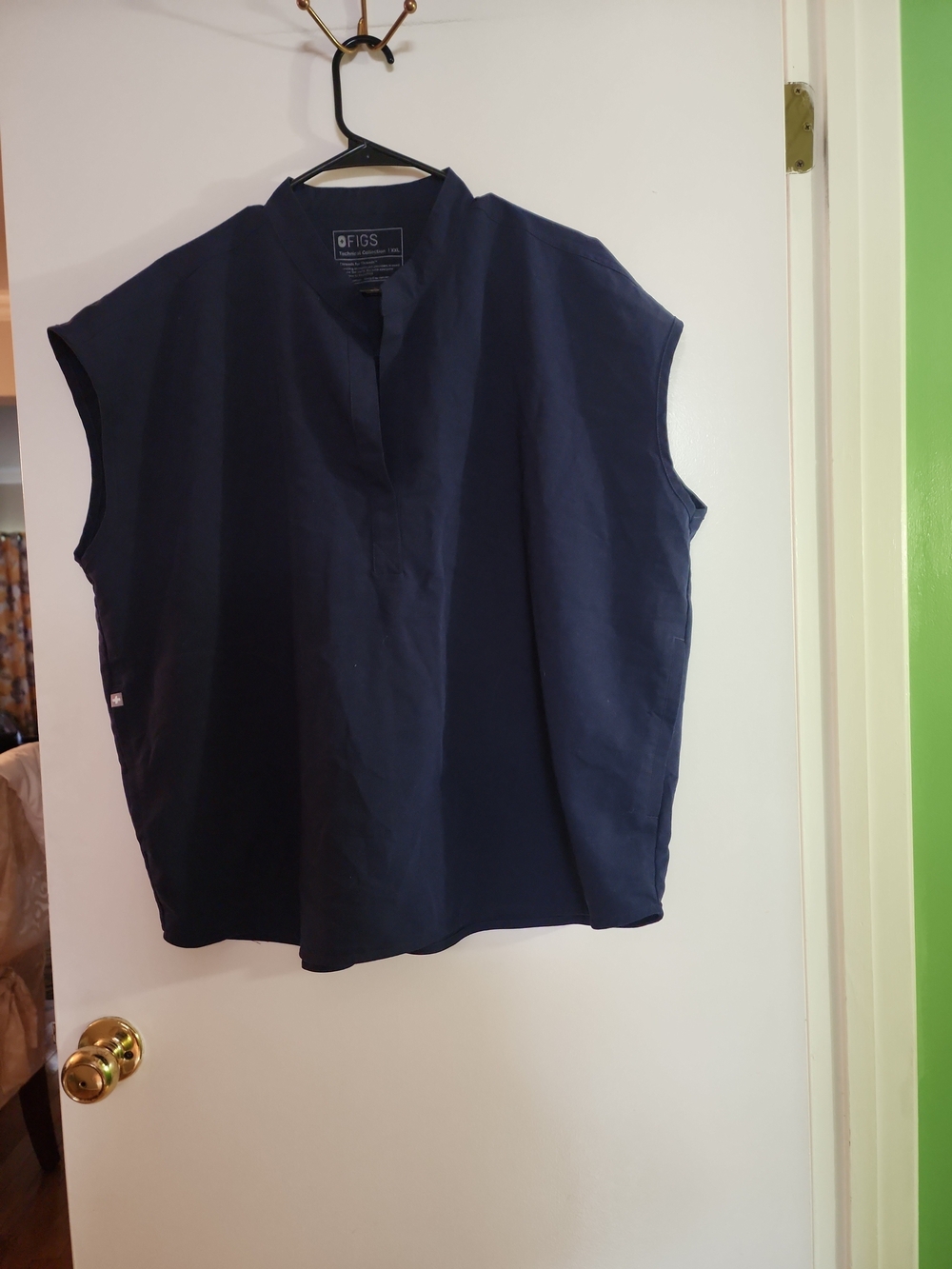 FIGS Rafaela Oversized  Women's Navy Blue Cap-Sleeve Scrub Top
